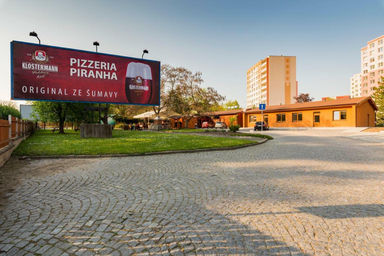 Penzion Piranha Mělník Dış mekan fotoğraf